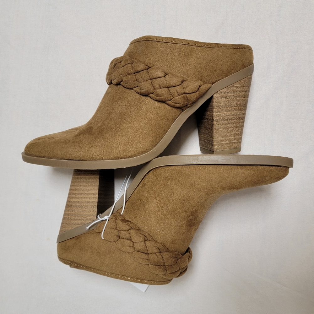 NWT Size 6 Universal Thread Brown Faux Suede Avis Mule Boho Block Heel Shoes